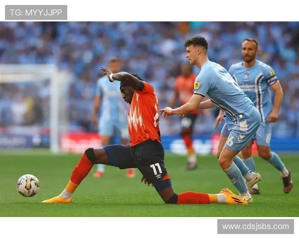 卢顿镇英冠冠军状态回暖,成功晋级英超展现新希望 卢顿镇英冠冠军状态回暖,成功晋级英超展现新希望