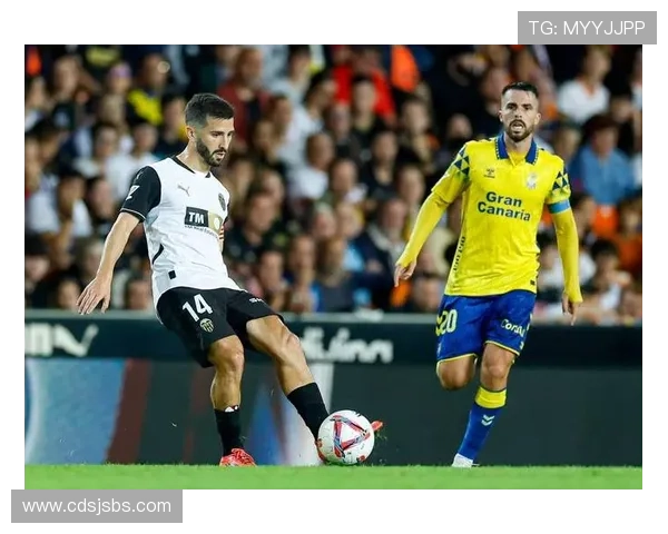 阿什拉夫：皇马青训速度型边后卫的生涯起点解析